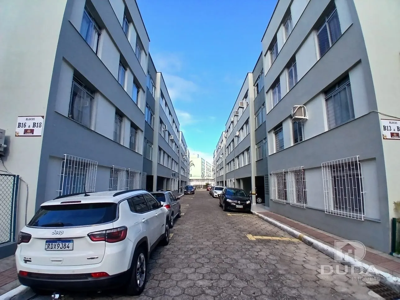 2-bedroom apartment with a washing machine in Florianópolis — photo 19