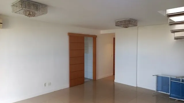 Top-floor apartment with 3 bedrooms and 4 bathrooms — photo 4