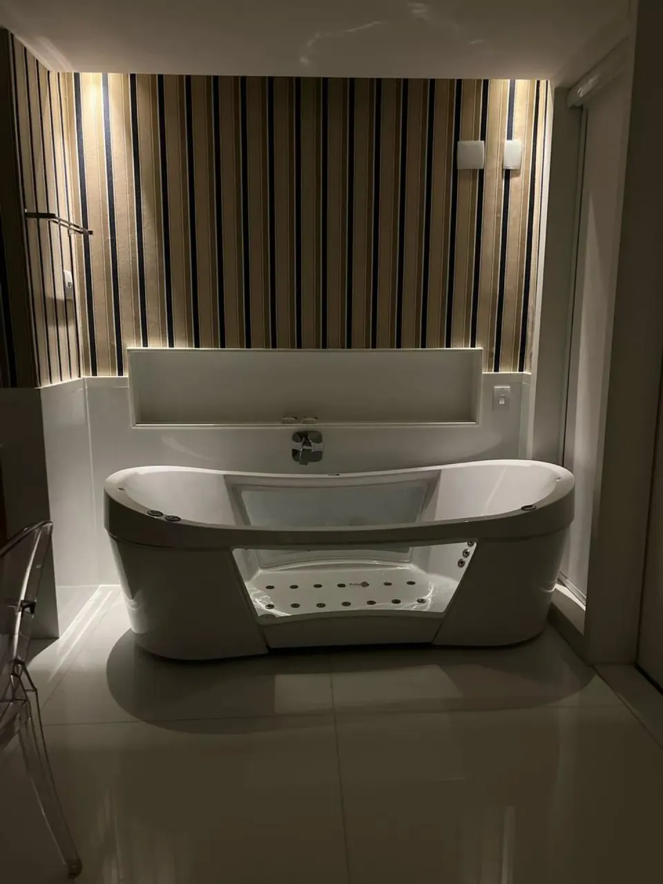 Furnished apartment with 4 suites and 375 m² — photo 10