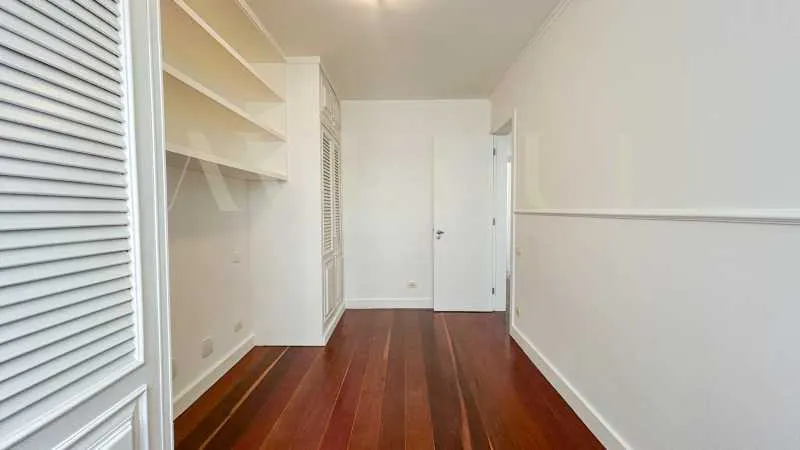 3-bedroom apartment, 1 with its own bathroom, 125 m² — photo 4