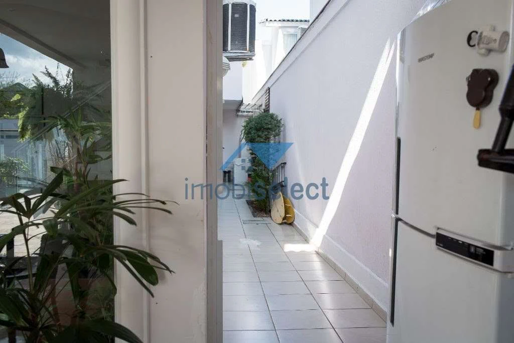 Casa mobiliada de 354 m² com jardim e 1 banheiro — photo 21