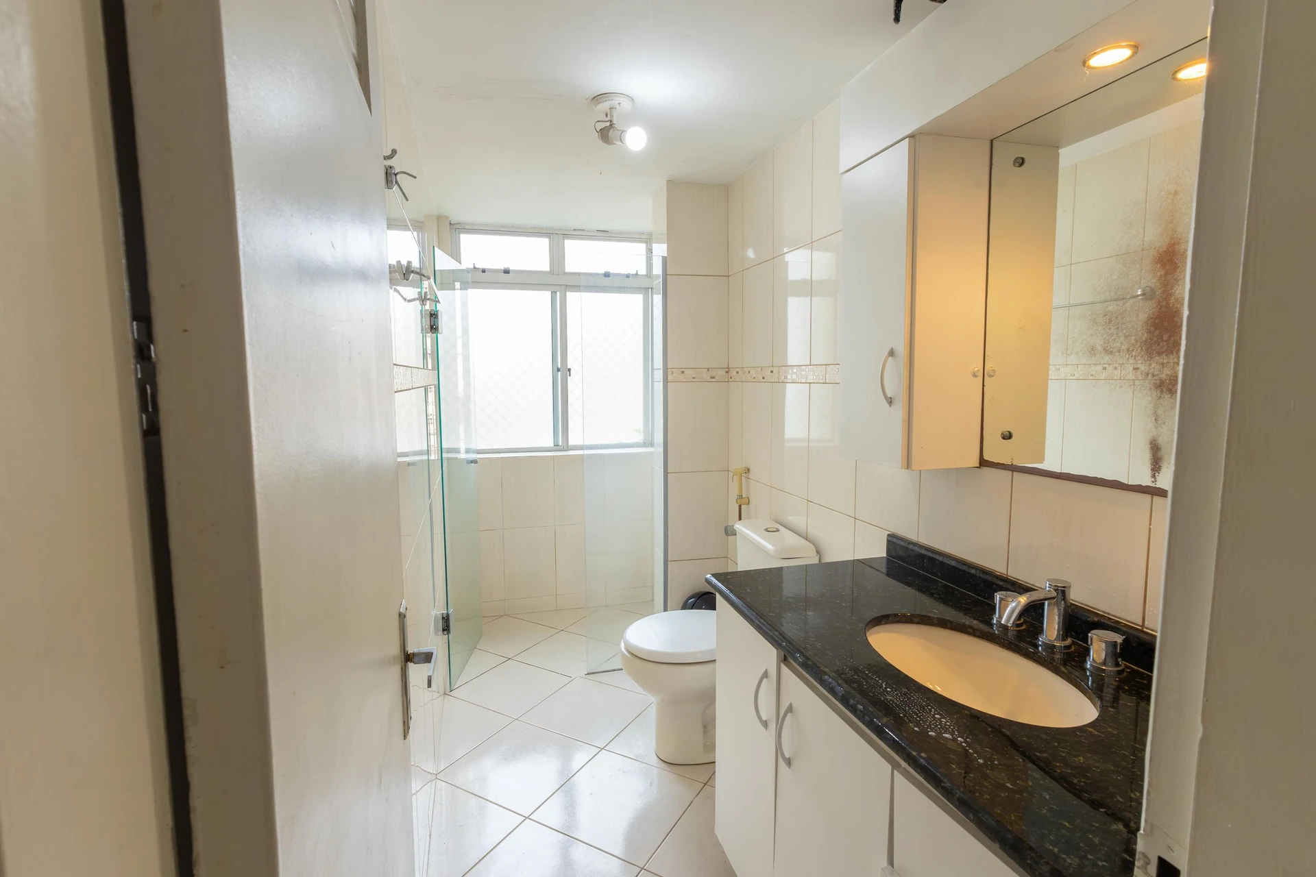 2-bedroom apartment with a washing machine in Curitiba — photo 34
