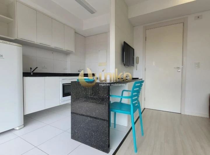Apartamento mobiliado de 1 quarto com cozinha compacta — photo 2