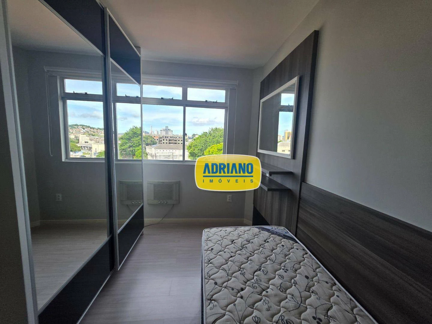 Furnished apartment with 3 bedrooms and 1 bathroom, 207 m²