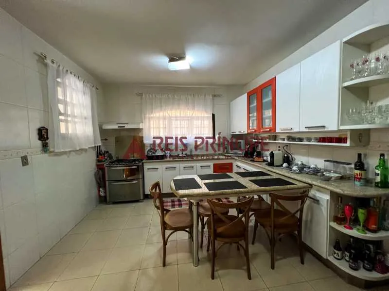 Furnished 4-bedroom house with 4 baths, 540 m² — photo 18