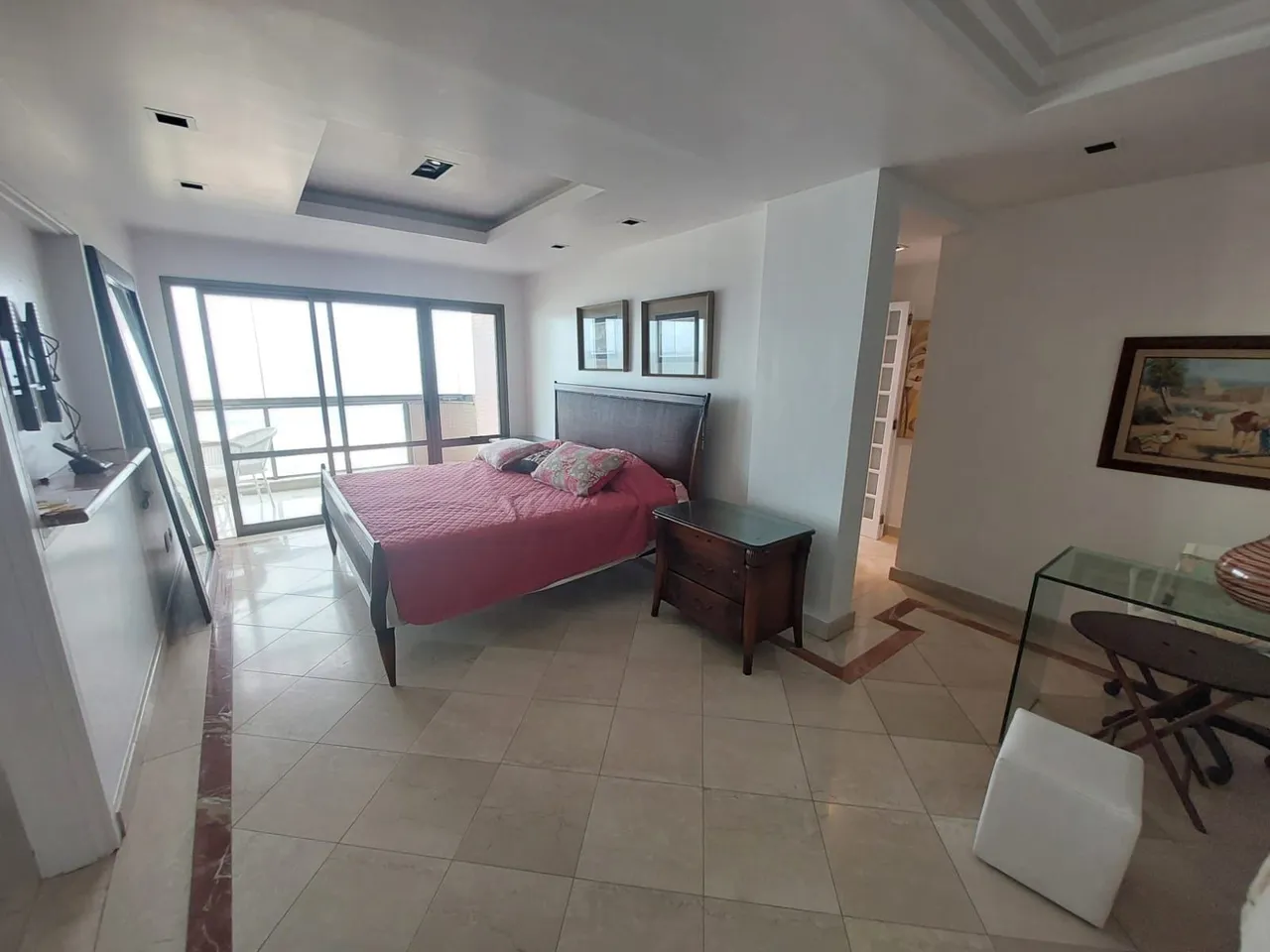 Furnished apartment with 2 bedrooms and glass balcony — photo 4
