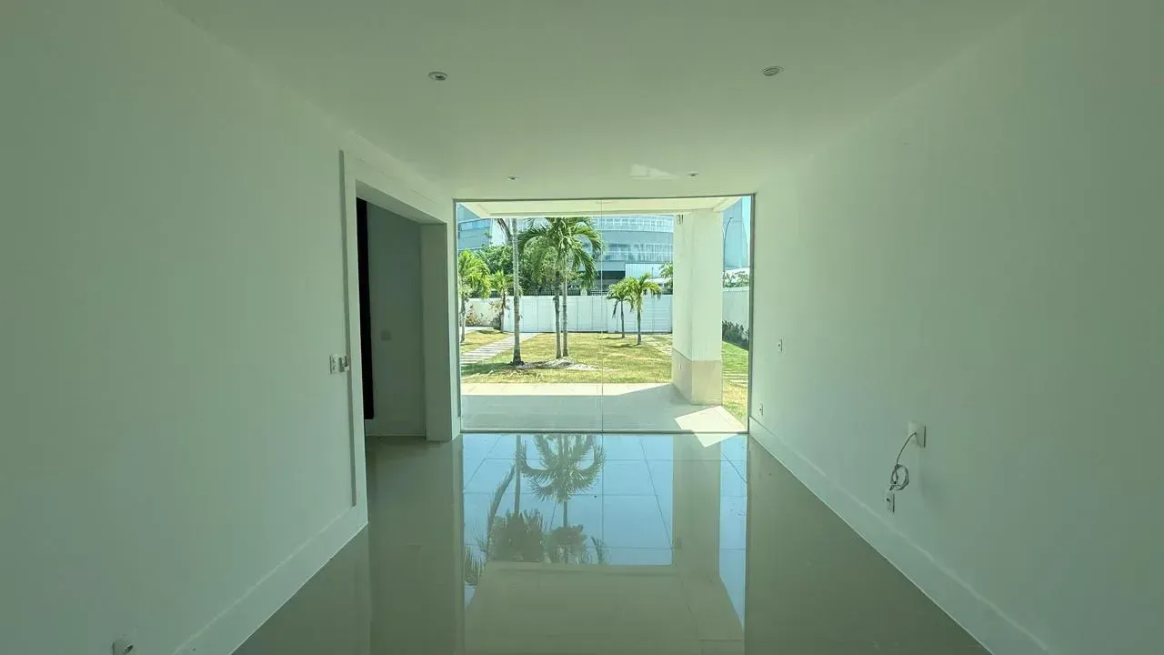 Casa com 5 quartos e 5 banheiros, 900 m² — photo 14
