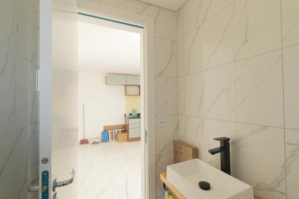 Floor-to-ceiling windows in a one-bedroom apartment, 36 m² — photo 40