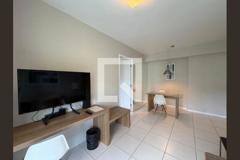 Furnished 2-bedroom apartment with an en-suite pair — photo 36