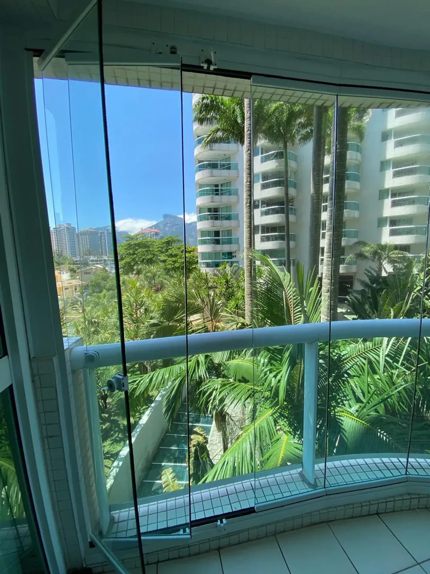 Apartment on the 3rd floor with a water view — photo 5