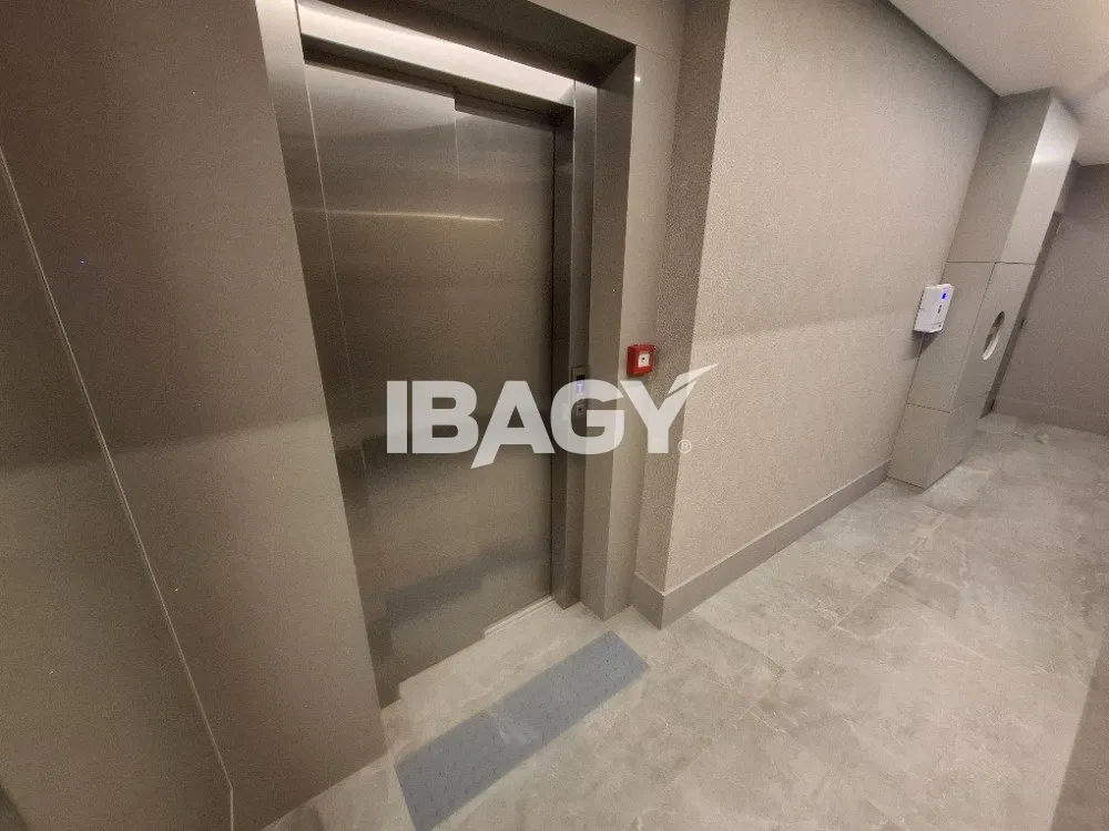 Квартира 66 м² с грилем на балконе и панорамными окнами — photo 35