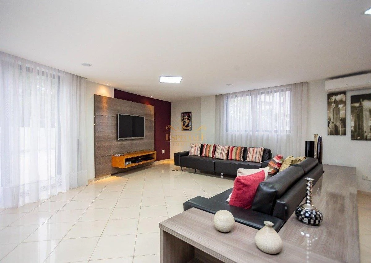 One-bedroom apartment in a building with a gym — photo 33