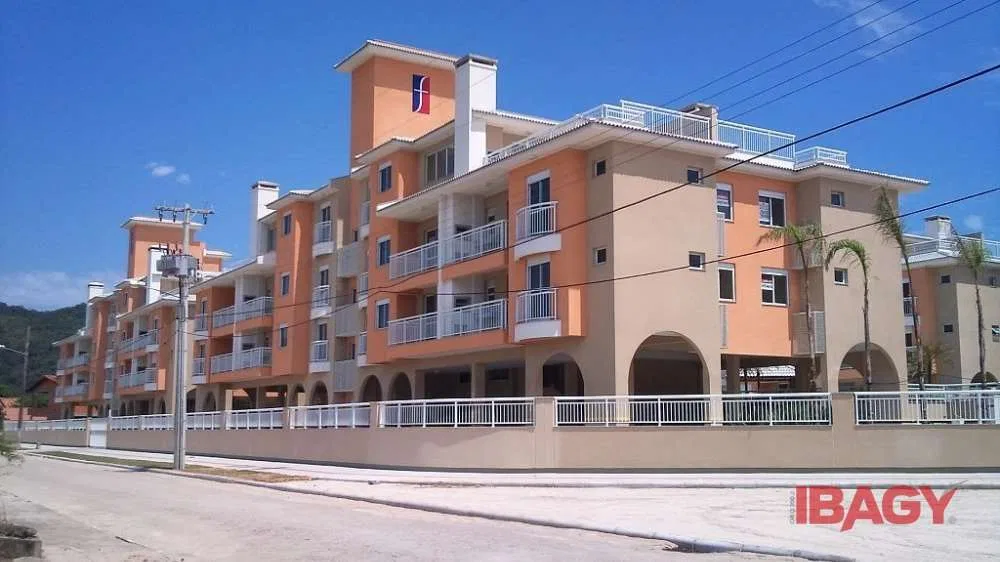 2-bedroom apartment in a building with a pool — photo 8