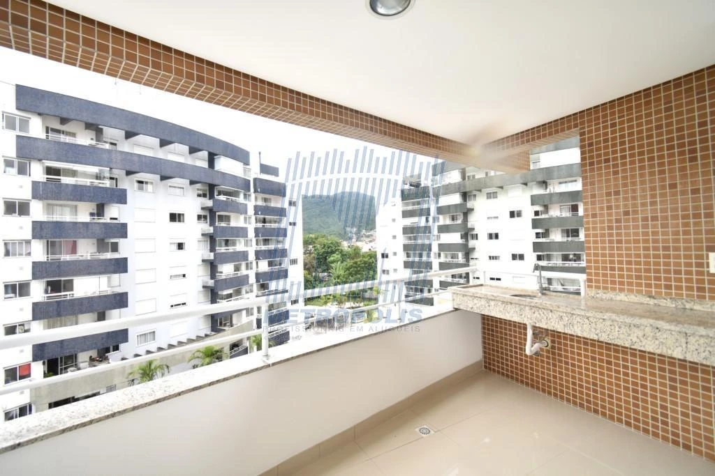 2-bedroom apartment with a mountain view — photo 14