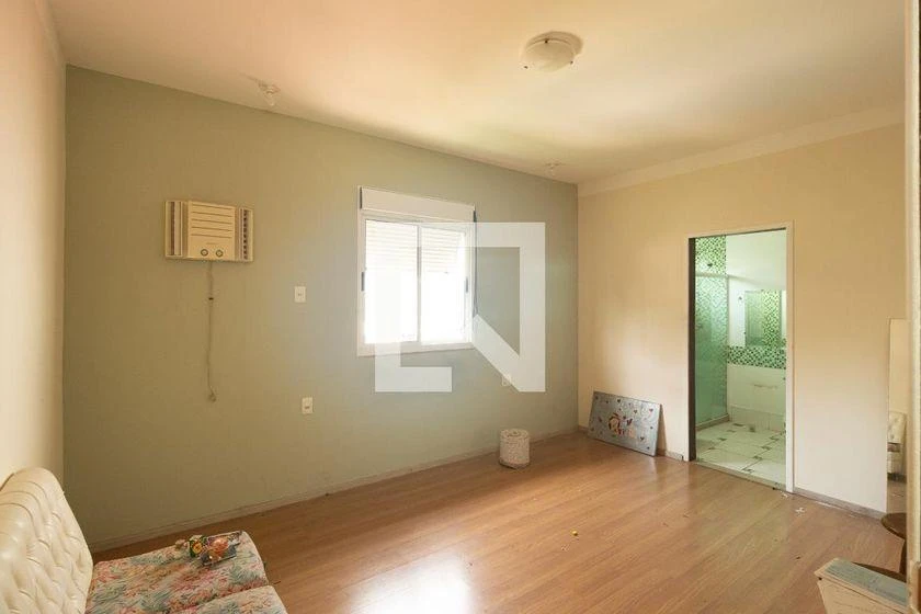 Casa de 197 m² com espaço de home office e closet — photo 46