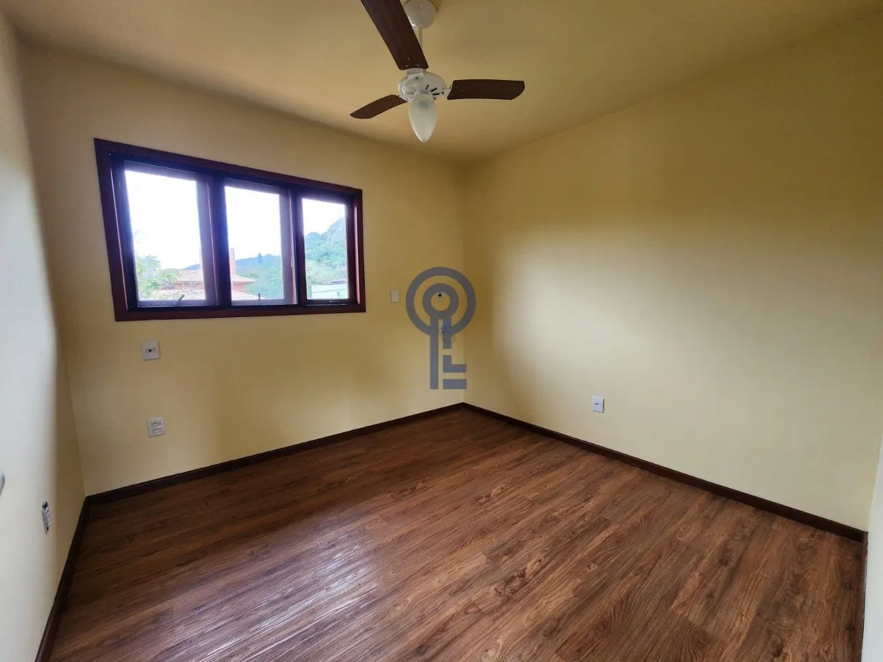 Condo house with 4 bedrooms and a private garden — photo 20