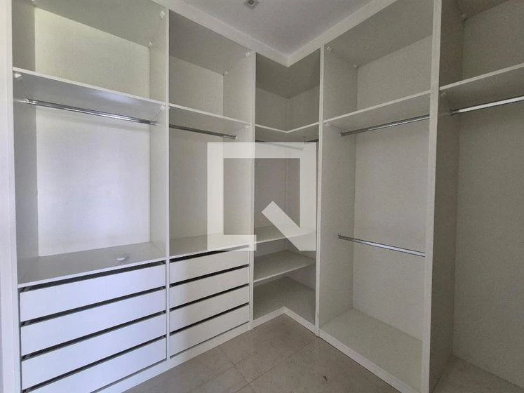 Floor-to-ceiling windows in a 4-bedroom house, 430 m² — photo 46