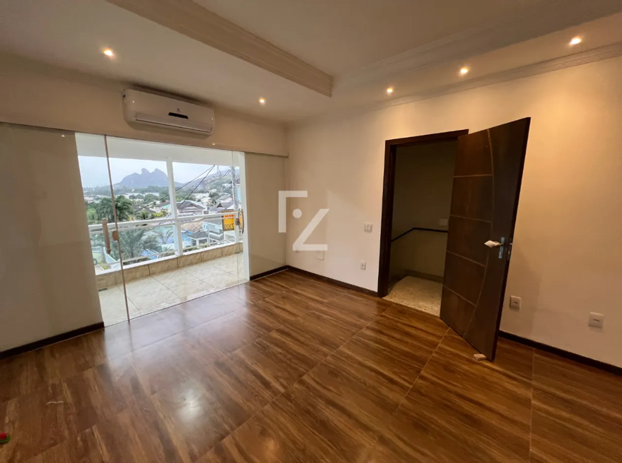 Дом с 3 спальнями и 4 ванными, 220 м² — photo 8