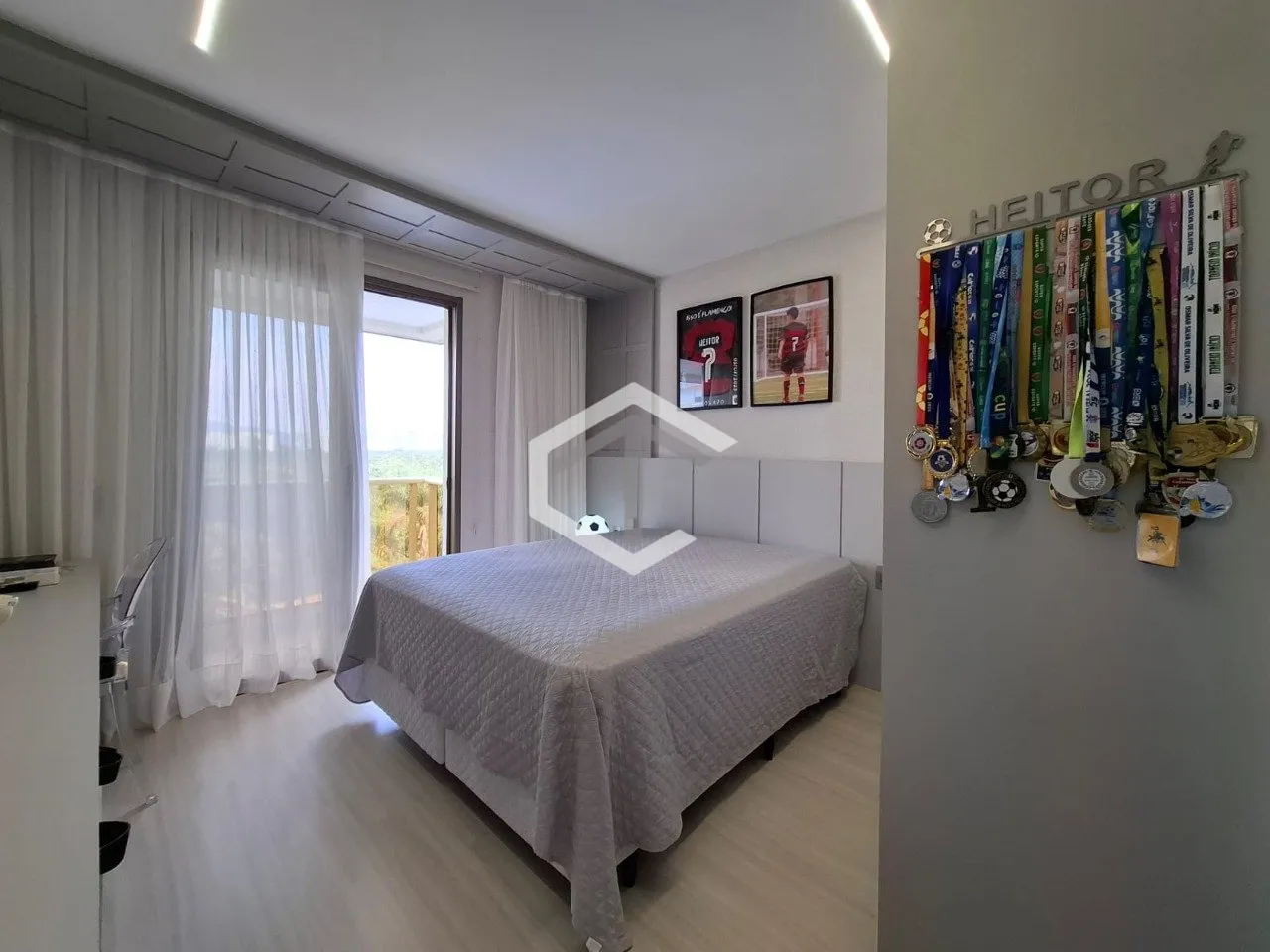 217 m² apartment with a mountain view and a private pool — photo 56