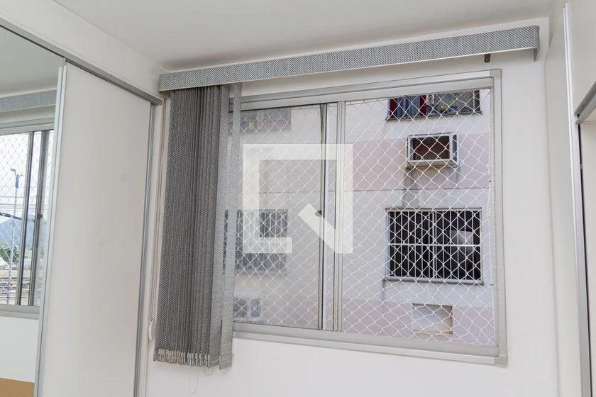2-bedroom apartment in a building with a pool — photo 45