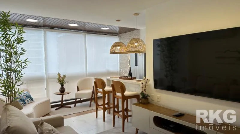 Furnished 1-bedroom apartment with open-plan kitchen — photo 7
