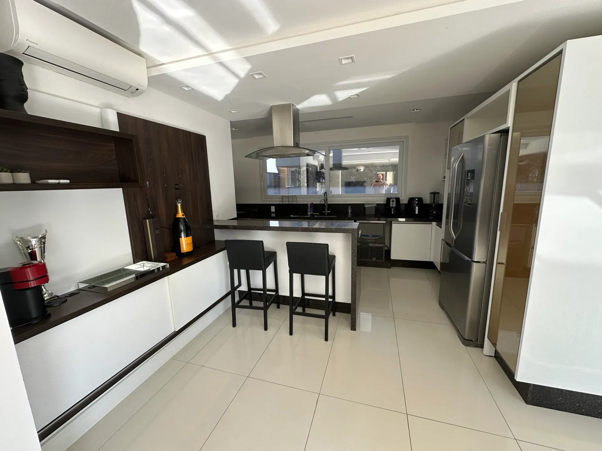 Casa mobiliada com 9 suítes e jacuzzi no prédio — photo 8