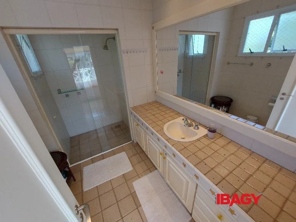 Меблированный дом 518 м² с 5 спальнями и 4 суитами — photo 19