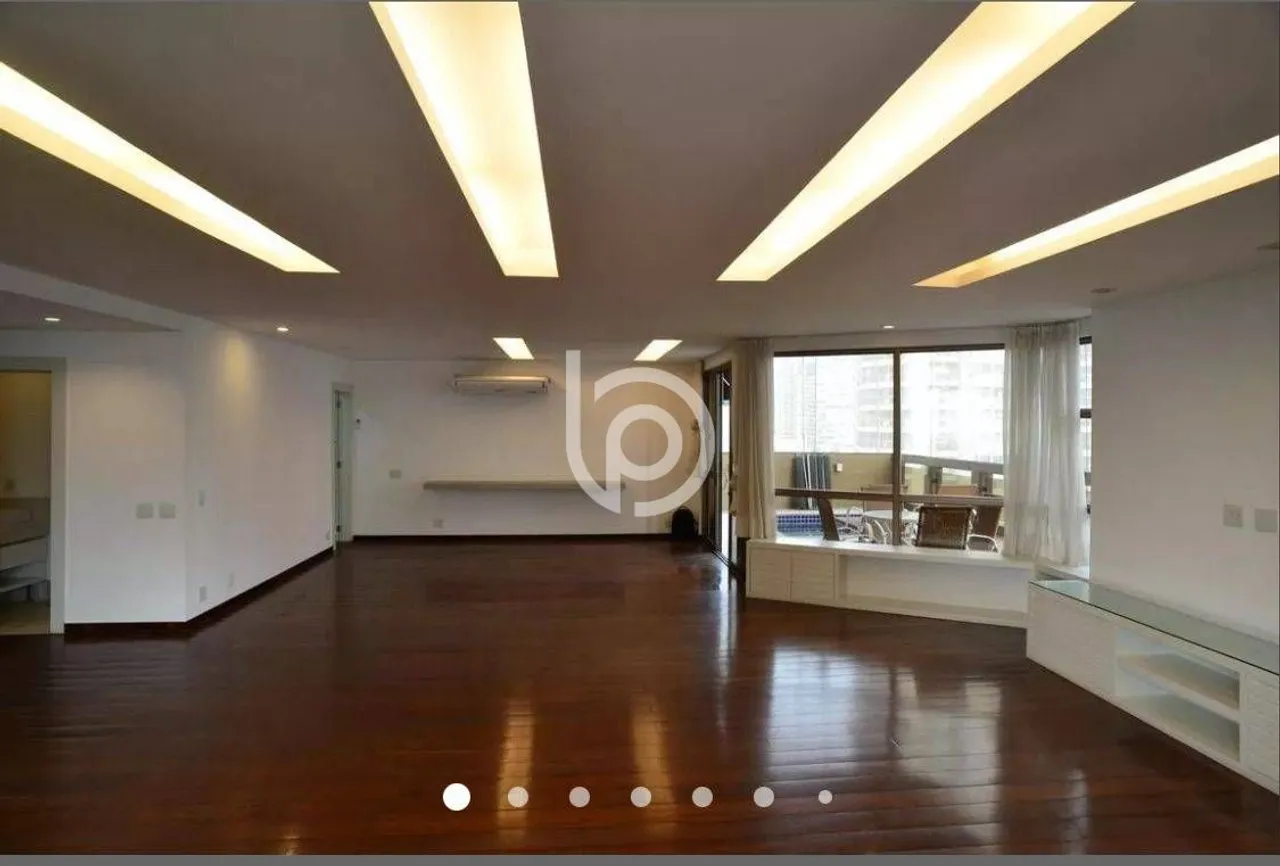 4-bedroom apartment with a closed kitchen and gas stove