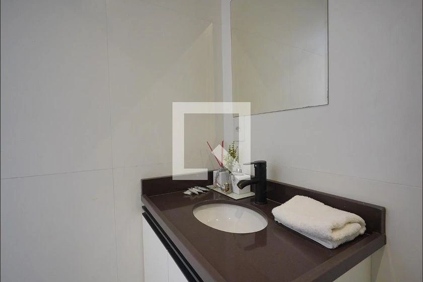 Furnished 1-bedroom apartment with built-in wardrobes — photo 15