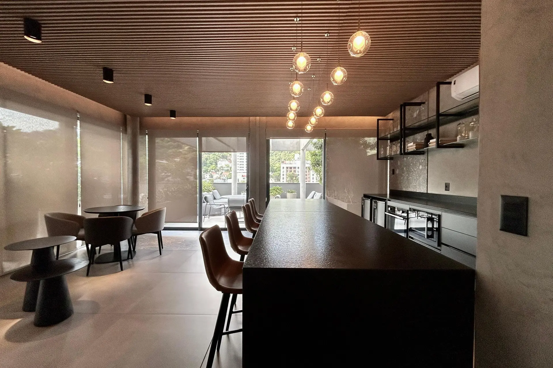 Furnished apartment, 42 m², with a glass-enclosed balcony — photo 18