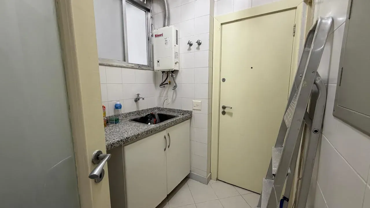 96 m² apartment with a walk-in closet and a home office — photo 17