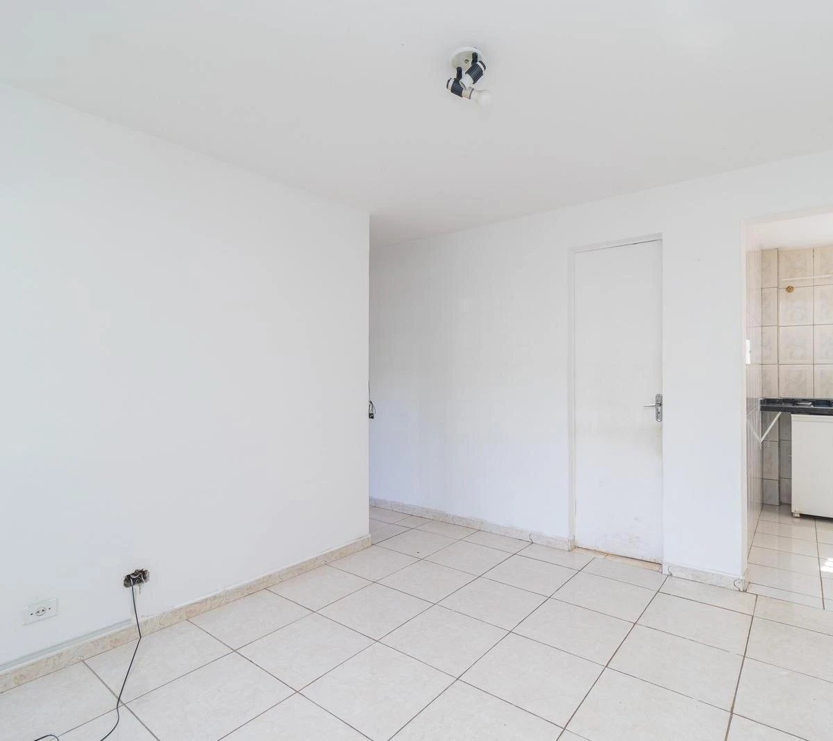 2-bedroom apartment with a washing machine in Curitiba — photo 14