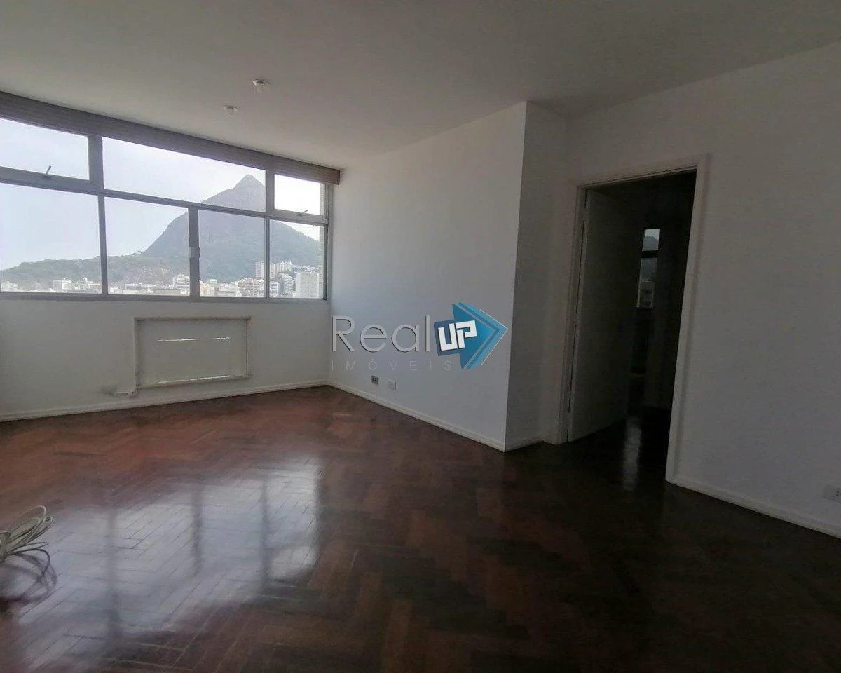 2-bedroom apartment with a mountain view in Rio de Janeiro — photo 16