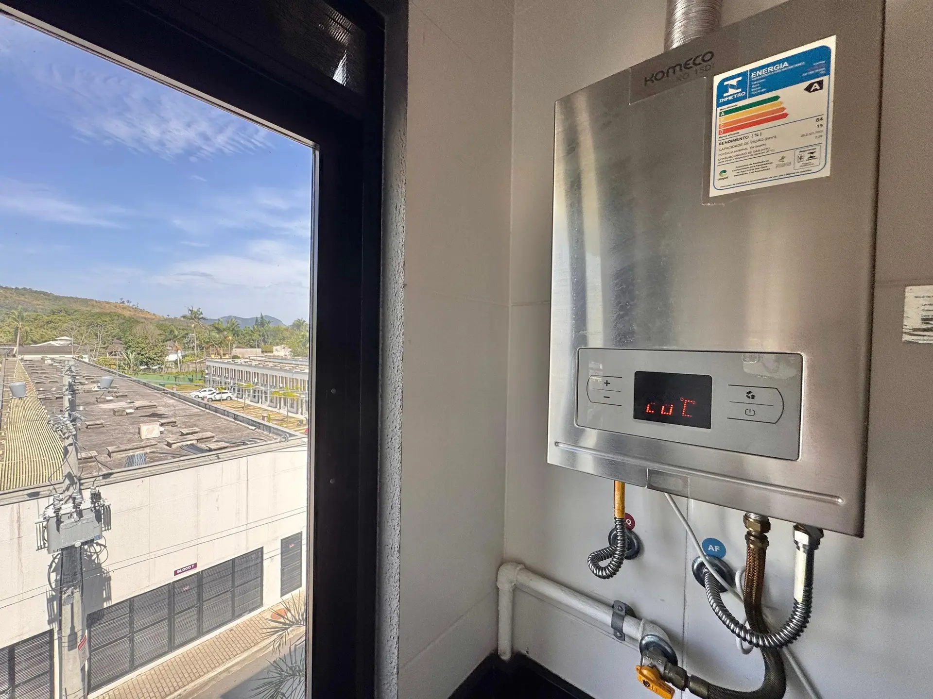 Furnished apartment with 2 bedrooms and mountain view — photo 28