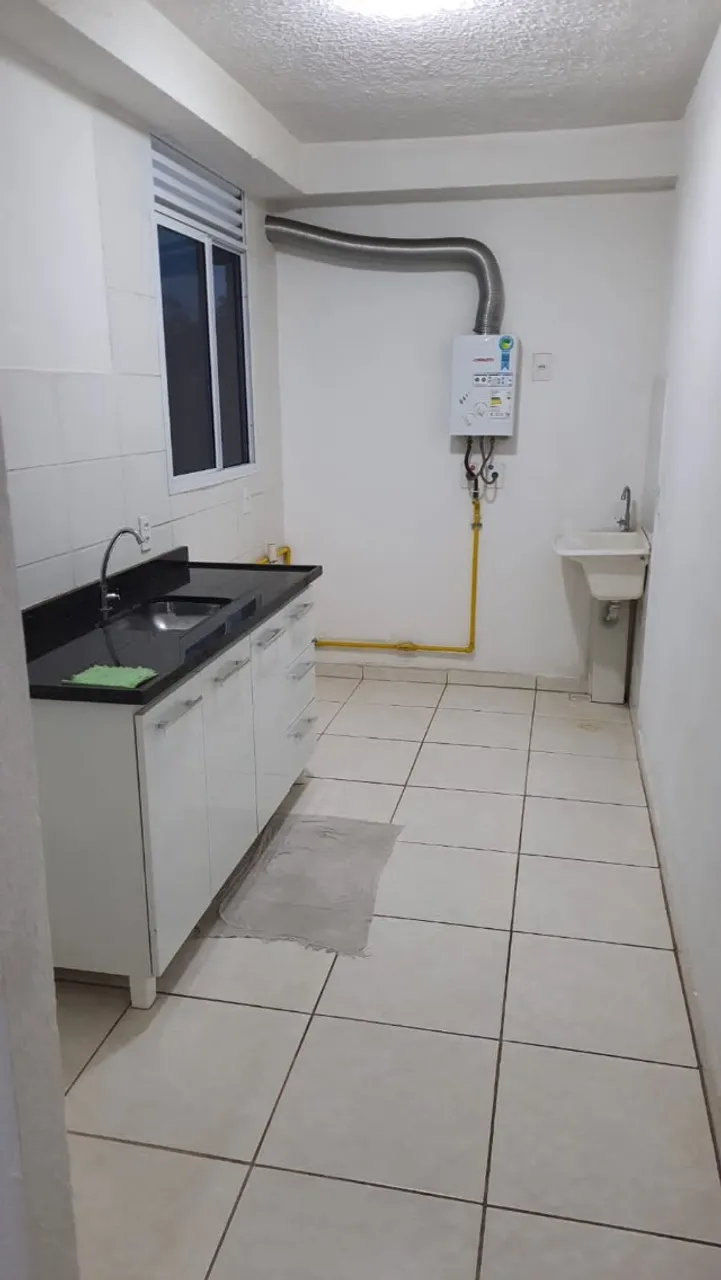 Apartamento de 2 quartos em condomínio com piscina — photo 2