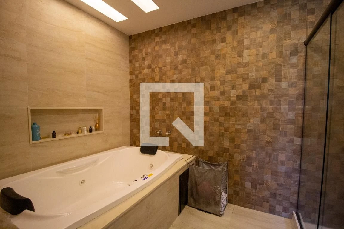 4-bedroom house with a bathtub in Rio de Janeiro — photo 30