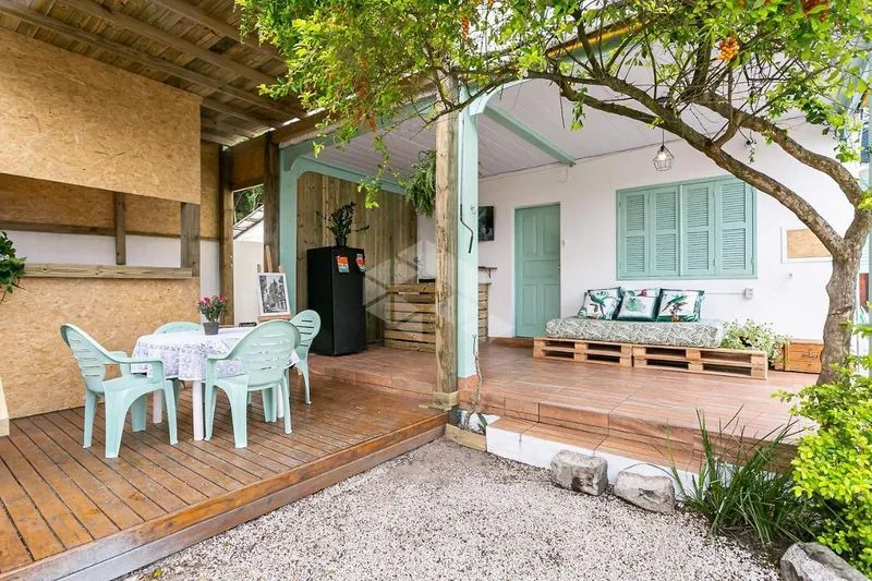 House with 7 bedrooms and 230 m², balcony and garden — photo 8