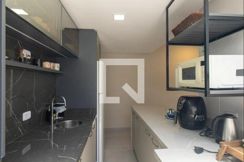 2-bedroom apartment with a walk-in closet in Curitiba — photo 27