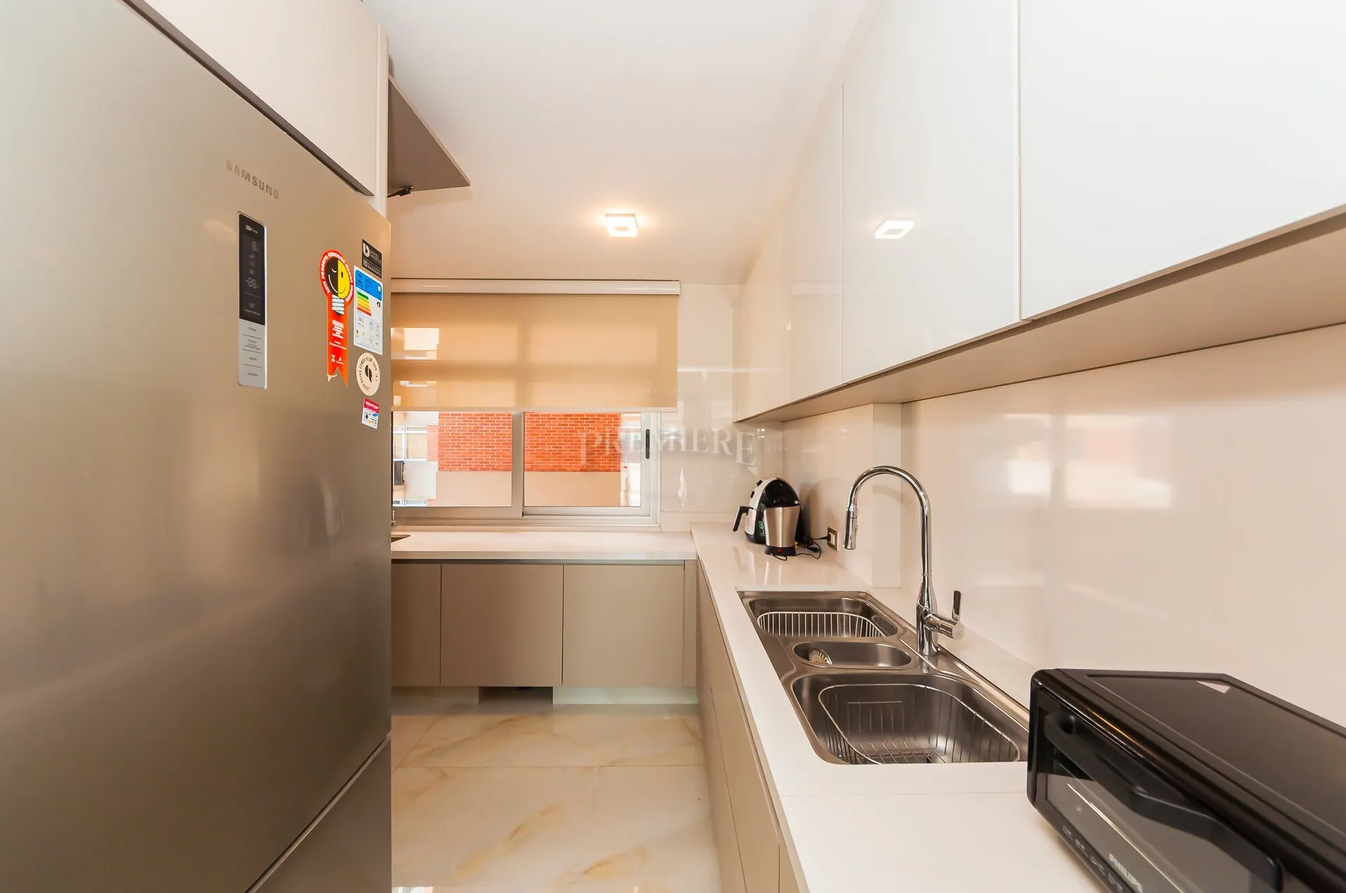 Furnished 2-bedroom apartment with 3 bathrooms — photo 25