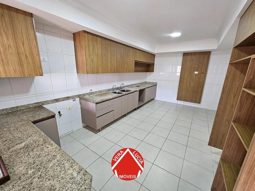 Casa, 600 m², com closet — photo 5