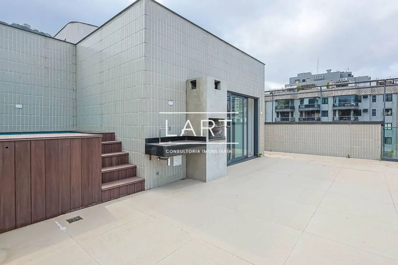 180 m² apartment with 3 bedrooms and 2 parking spots — photo 17