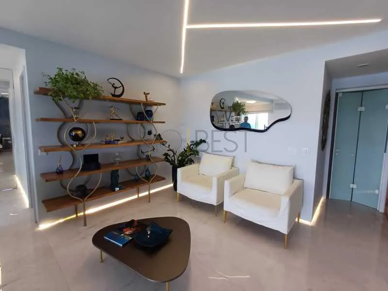 Furnished 3-bedroom apartment with enclosed balcony — photo 8