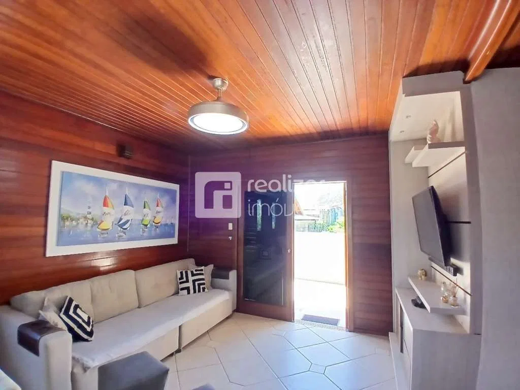 Casa sin amueblar con 3 dormitorios y balcón — photo 7