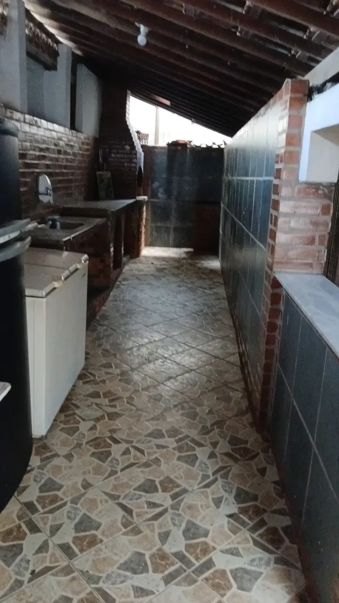 Furnished 3-bedroom apartment with 1 bathroom and parking — photo 21