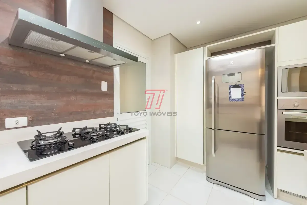 3-bedroom apartment with 197 m², 2 parking spots and balcony — photo 20