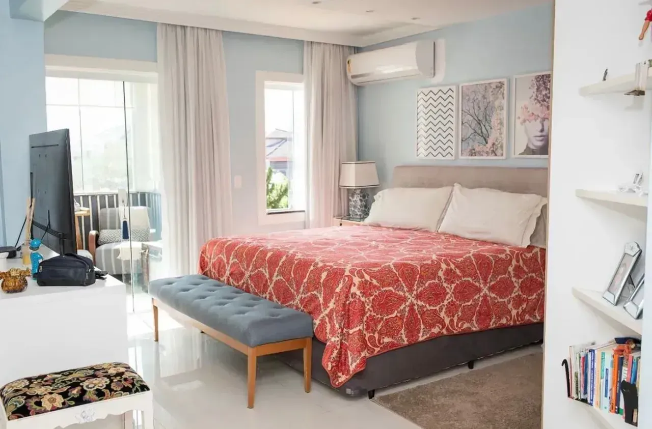 Furnished 3-bedroom house with a workspace corner 360 m² — photo 22