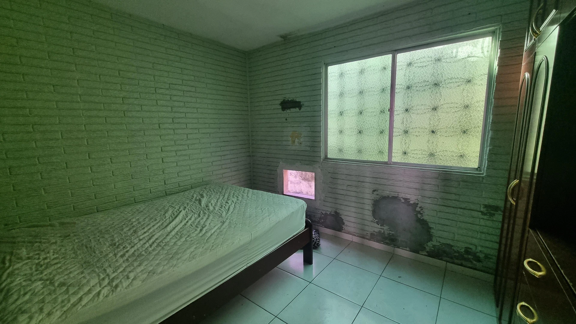 Washing machine in a 5-bedroom house, 200 m² — photo 12