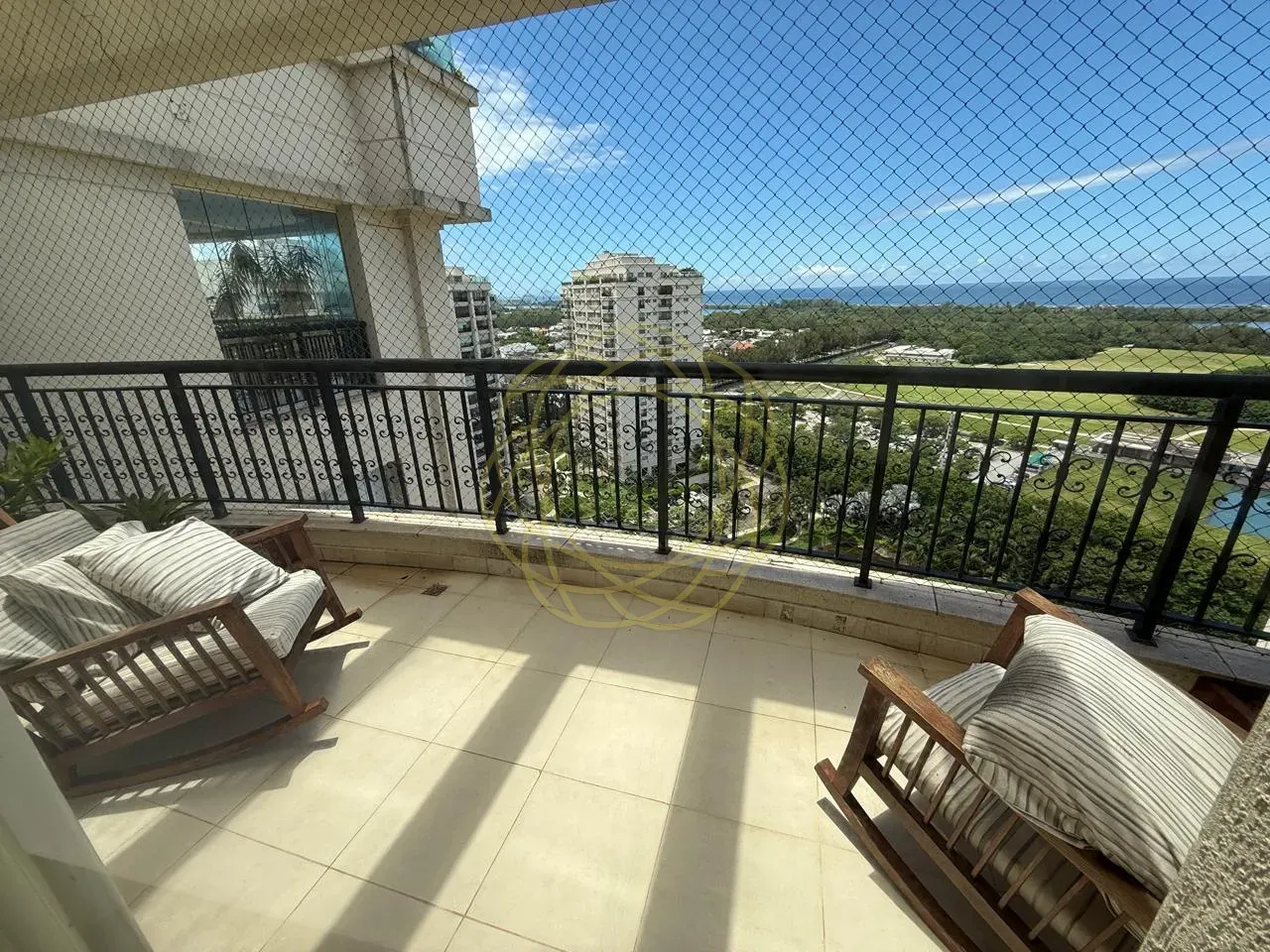 Penthouse-style apartment with 4 bedrooms and 5 baths — photo 18