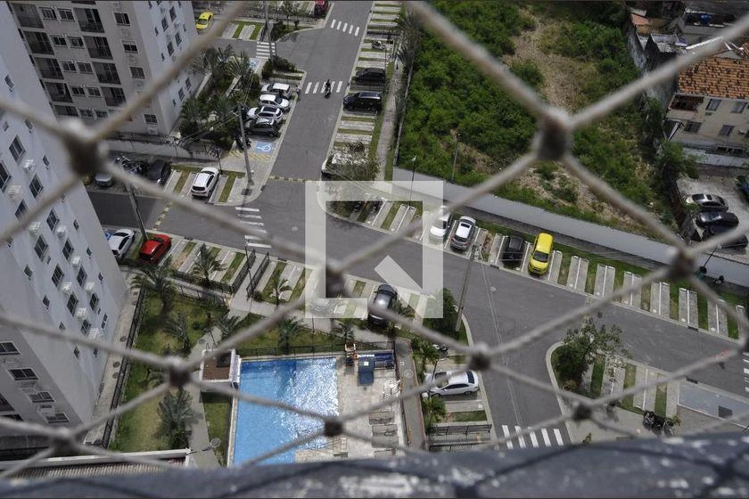 Glass-enclosed balcony in a 2-bedroom apartment, 47 m² — photo 22
