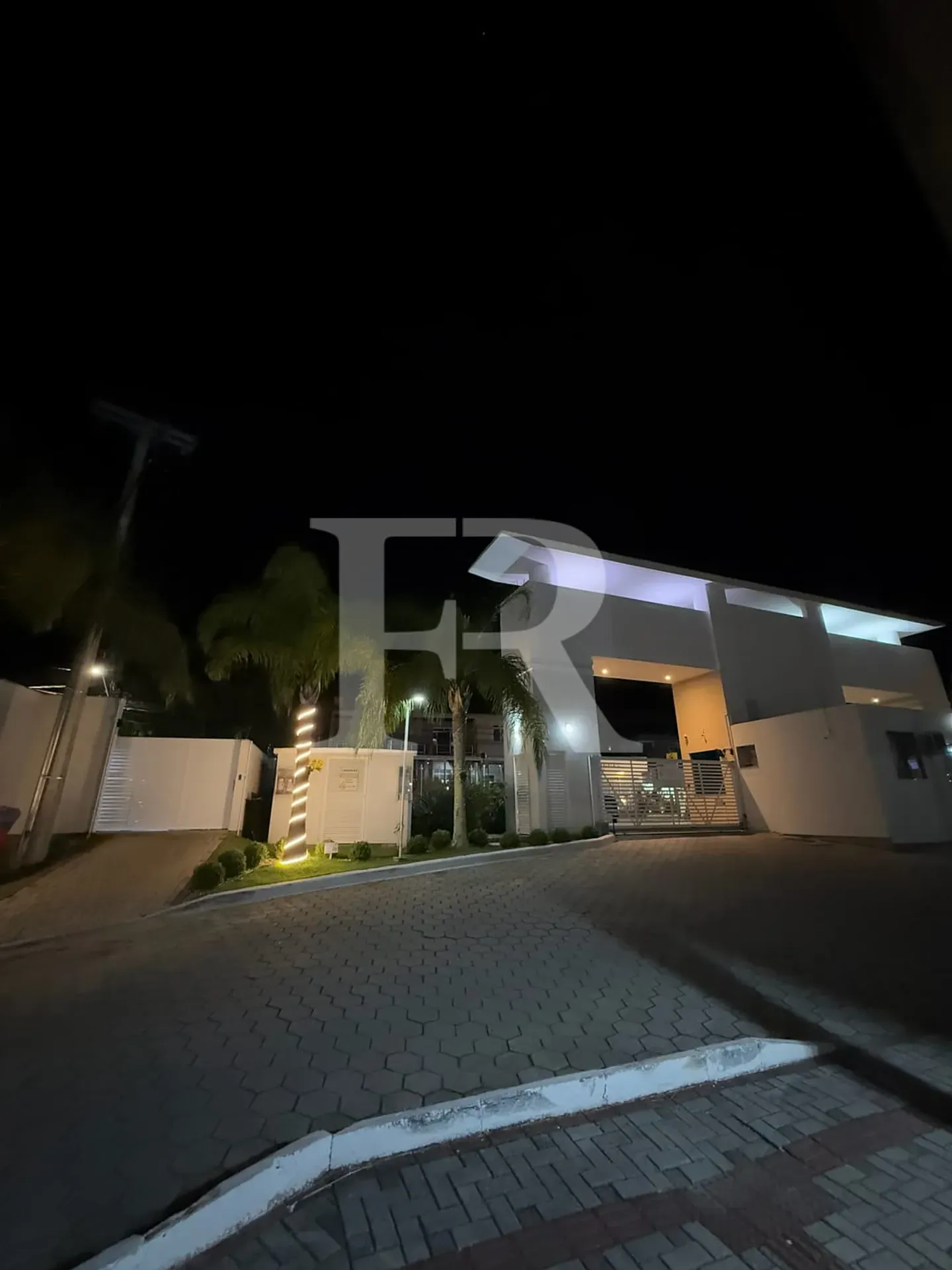 2-bedroom apartment with balcony and charcoal grill — photo 10
